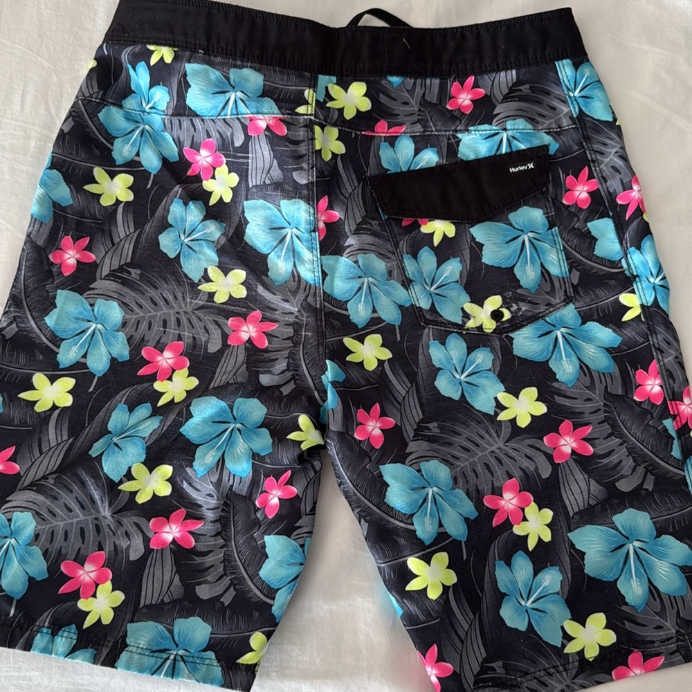 Boys Hurley swim trunks - Picture 2 of 3